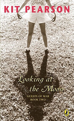 Book Looking At the Moon (Guests of War) free